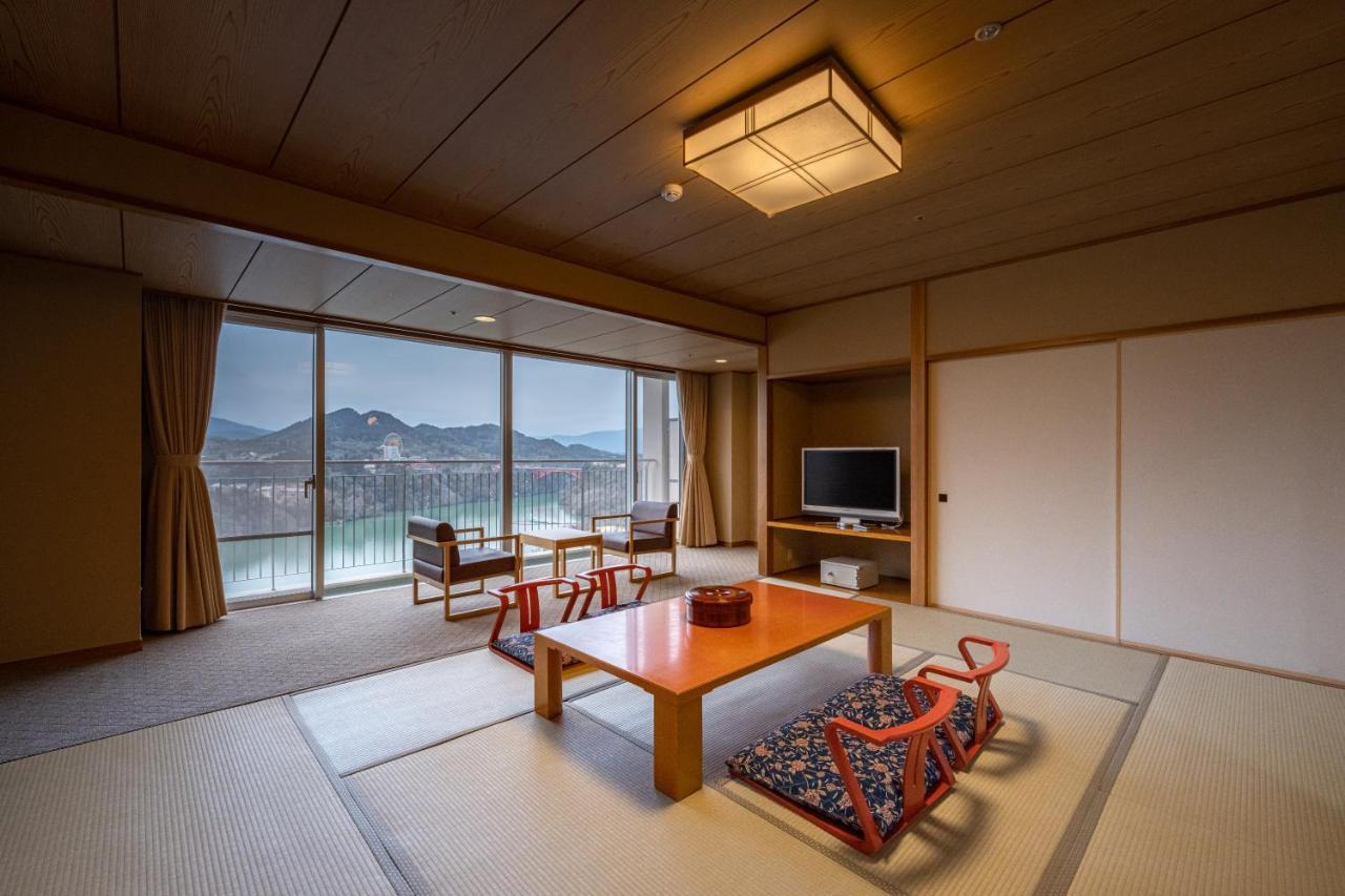 Enakyo Onsen Hotel Yuzuriha Eksteriør billede