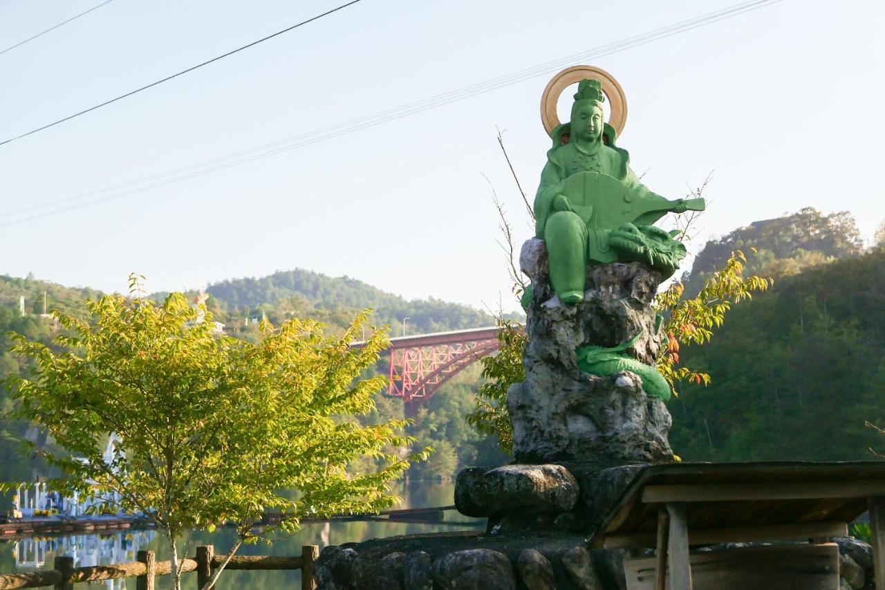 Enakyo Onsen Hotel Yuzuriha Eksteriør billede